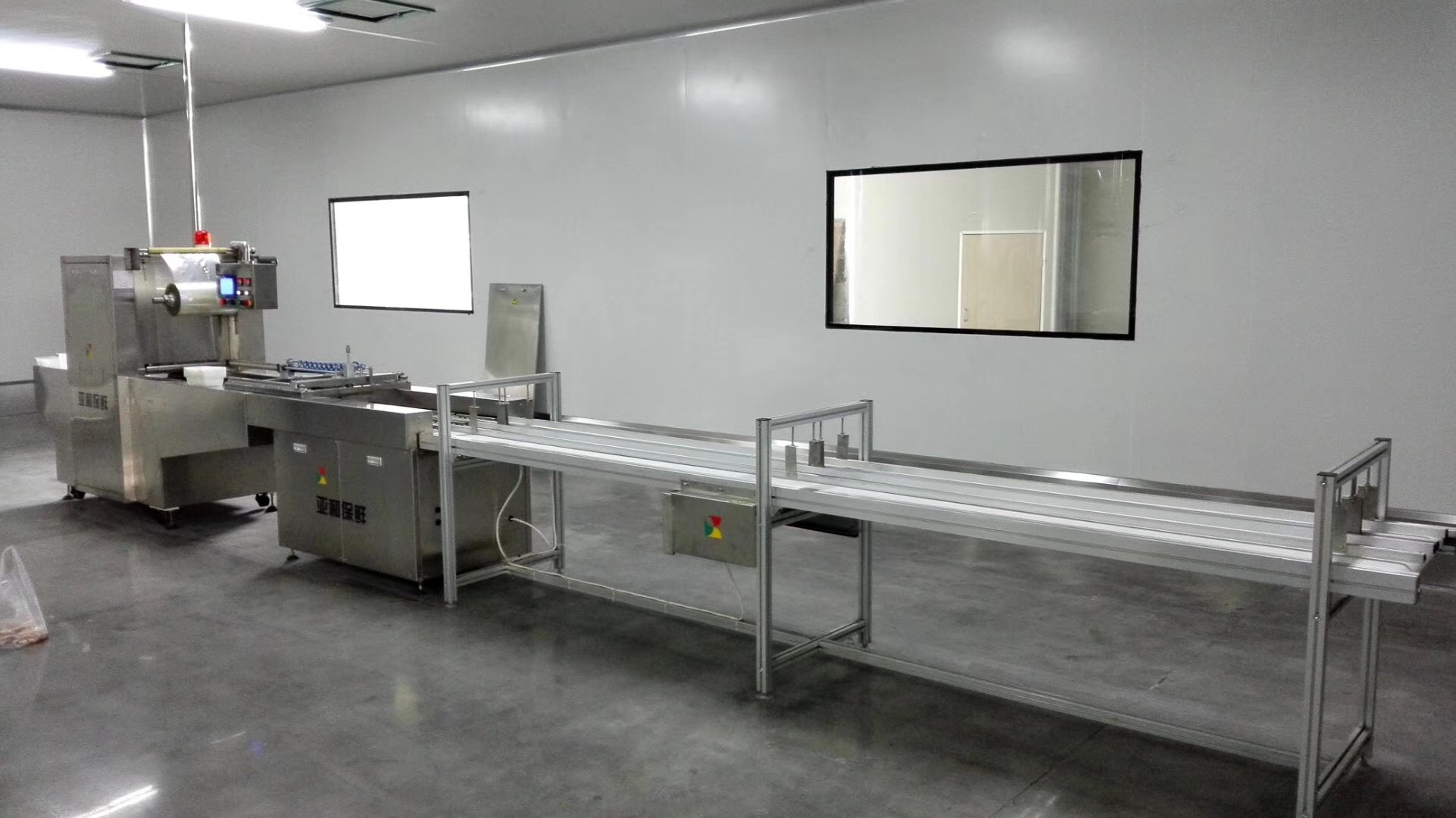 原生態(tài)豬肉氣調(diào)盒包裝機(jī)